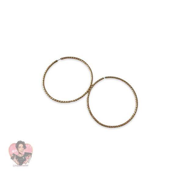 NEIMAN MARCUS Textured Gold Hoop Earring - Picture 1 of 5